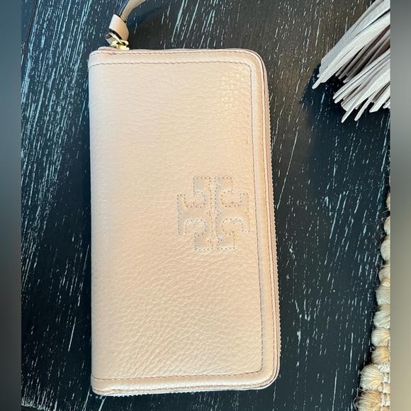 Authentic Tory Burch Thea Center Zip Tote w/ matching Tory Burch wallet. - Picture 12 of 14